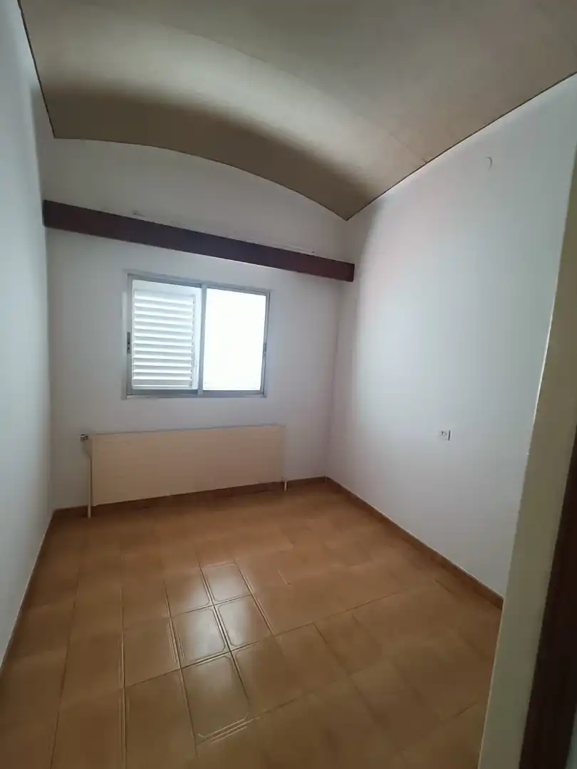 Schlafzimmer von Einfamilien-Reihenhaus zur Miete in Girona mit Heizung, Privatgarten und Terrasse