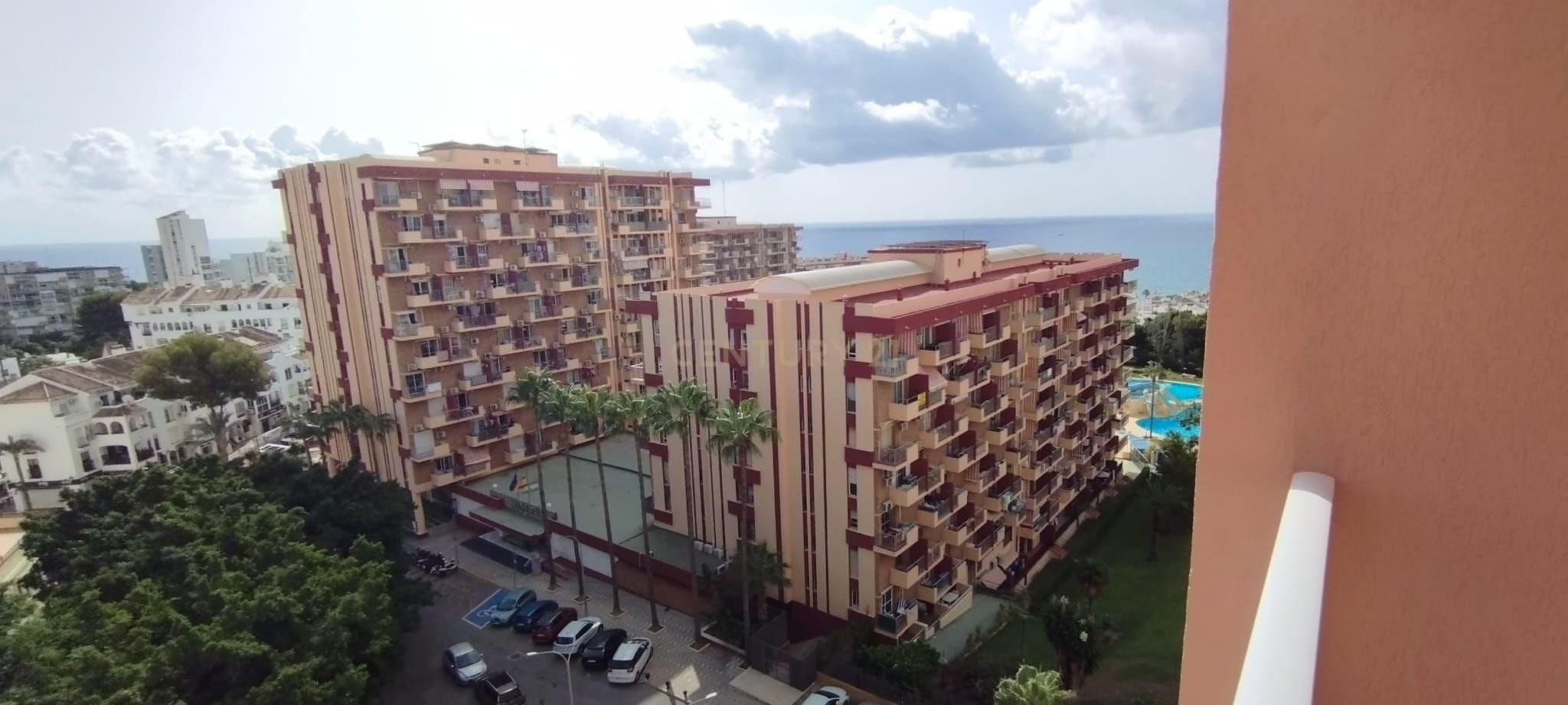 Vista exterior de Apartamento de alquiler en Benalmádena con Aire acondicionado, Jardín privado y Microondas