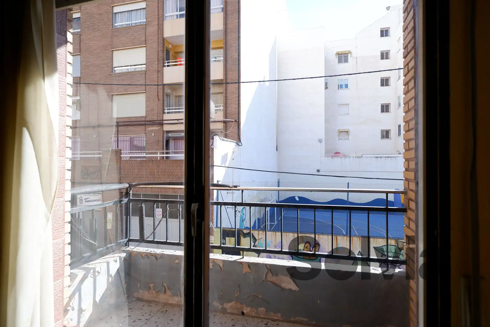 Habitación de Casa adosada en venta en Sagunto / Sagunt con Terraza y Balcón
