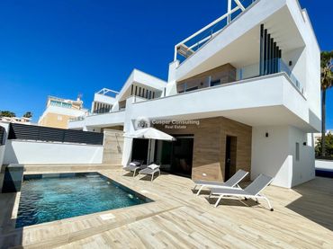 Chalet con piscina en venta en N/A