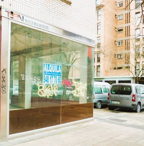 Local comercial en Alquiler en Calle de Iñigo Arista en Iturrama