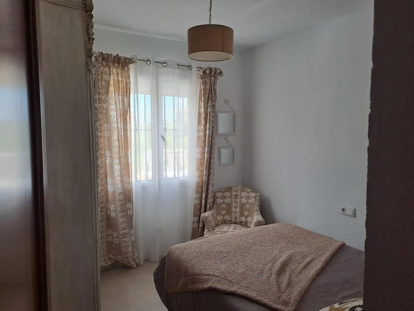 Dormitori de Casa o xalet en venda en Cantillana amb Aire condicionat, Calefacció i Jardí privat