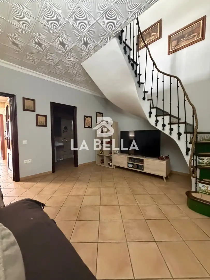 Casa o xalet en venda en Umbrete amb Aire condicionat, Traster i Moblat