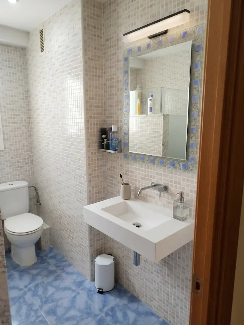 Bathroom of Flat for sale in Valencia  with Air Conditioner, Parquet flooring and Oven