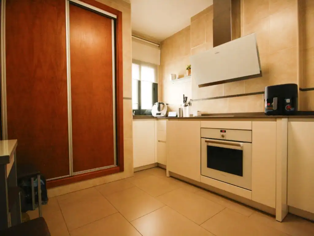 Flat with lift for sale in Avenida Reina Sofia, imagen 3