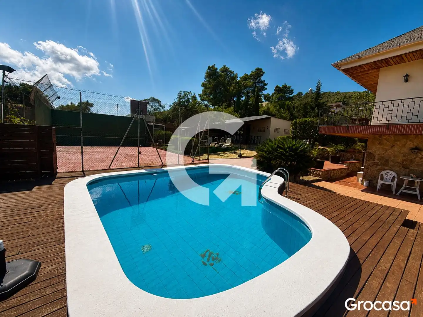 Piscina de Casa o xalet en venda en Vallirana amb Jardí privat, Terrassa i Traster
