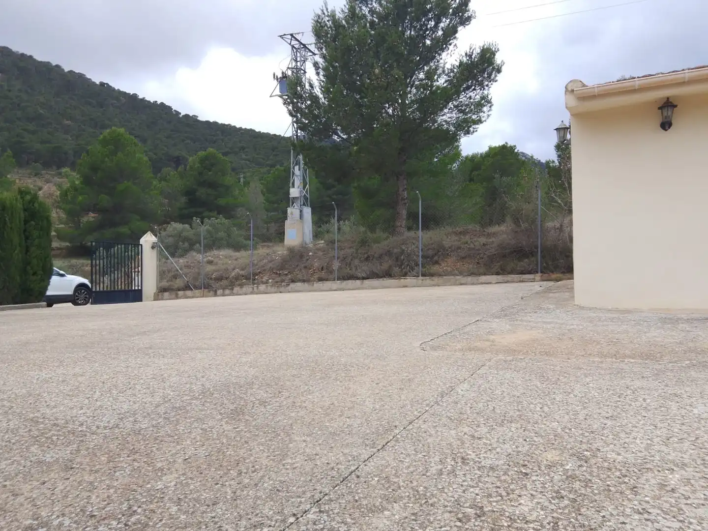 Aparcament de Casa o xalet en venda en Tibi amb Jardí privat, Terrassa i Moblat
