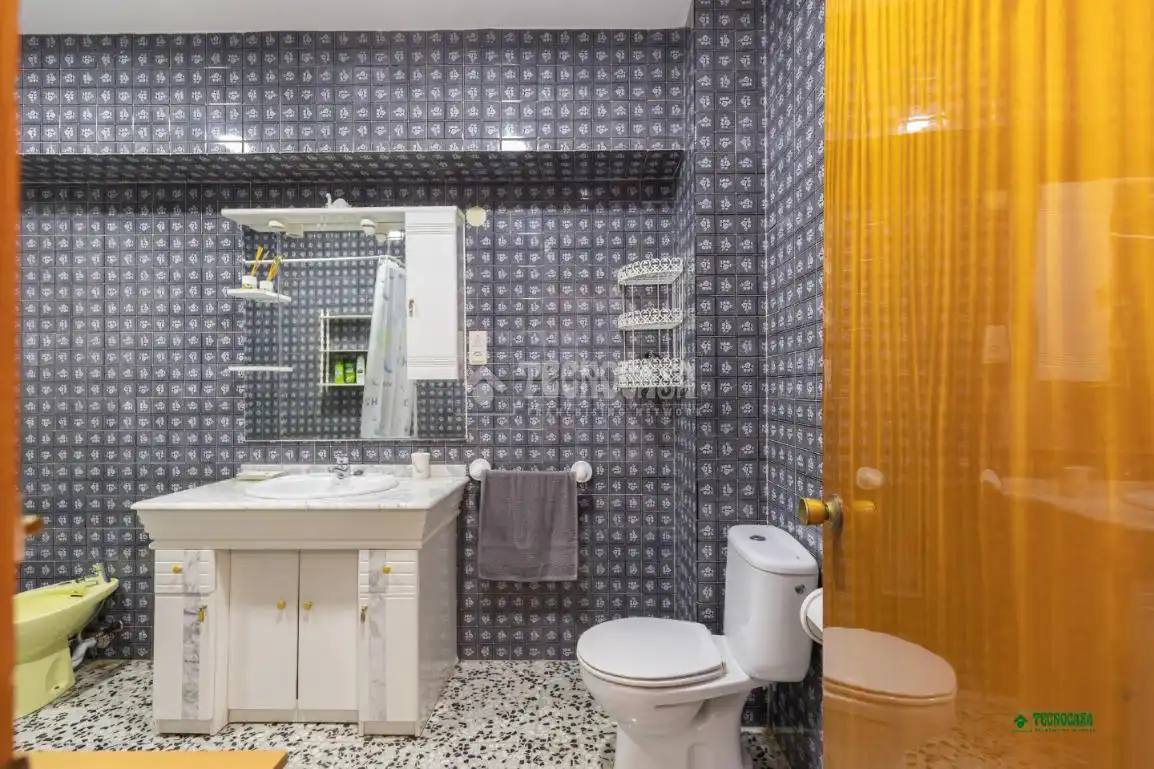Baño de Piso en venta en Almería con Aire acondicionado