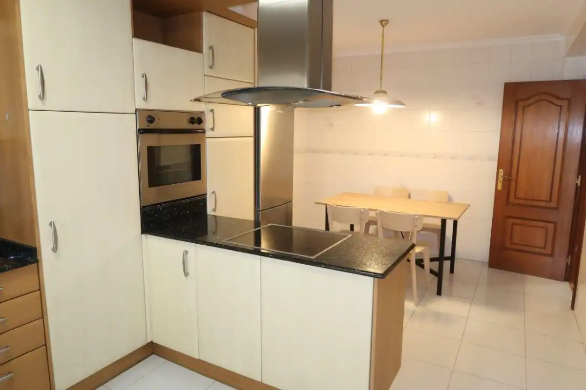 Wohnung zur Miete in Pasaje al Burgo, Eirís