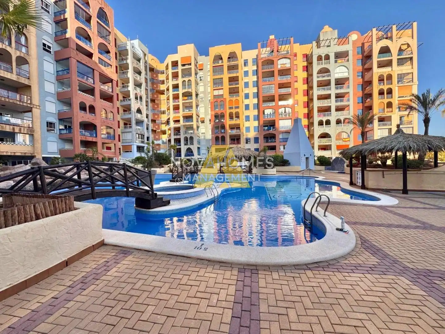Vista exterior de Apartament en venda en Cartagena amb Aire condicionat, Terrassa i Piscina
