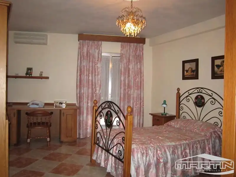 Dormitori de Casa o xalet en venda en Lucena amb Aire condicionat i Terrassa