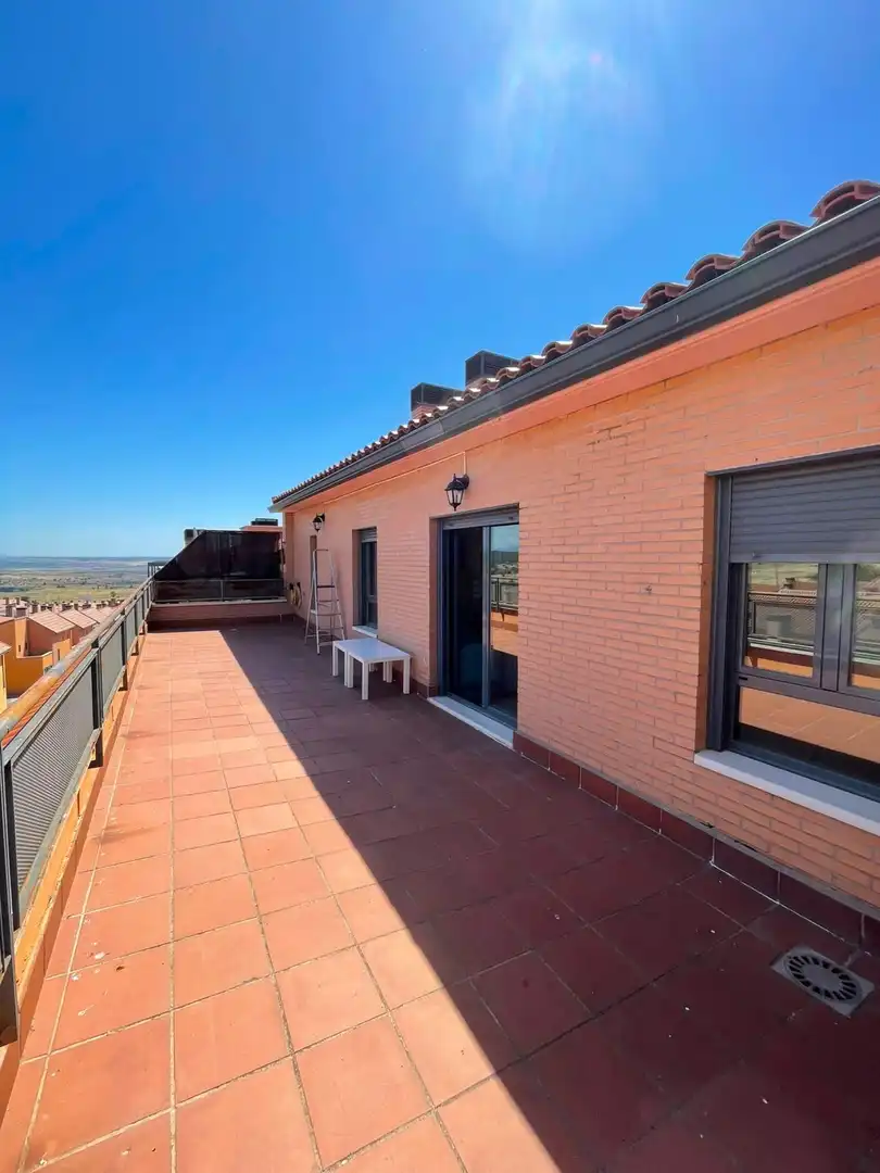 Terrasse von Dachboden zur Miete in El Molar (Madrid) mit Heizung, Terrasse und Balkon