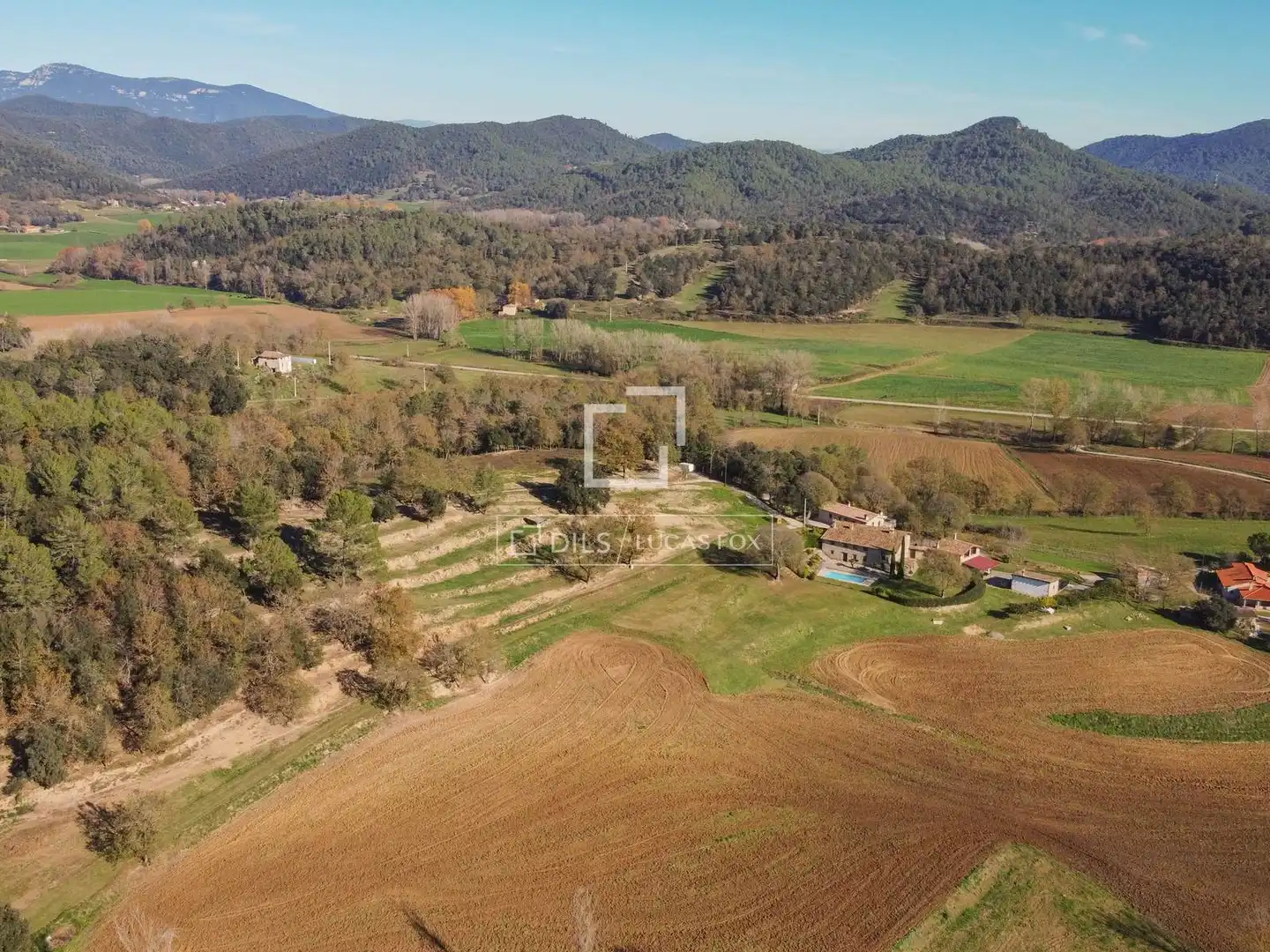 Finca rústica en venta en Santa Pau con Jardín privado, Terraza y Trastero
