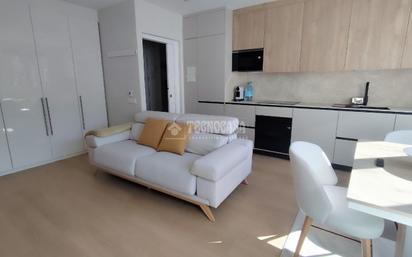 Sala d'estar de Pis en venda en  Madrid Capital amb Aire condicionat, Calefacció i Terrassa