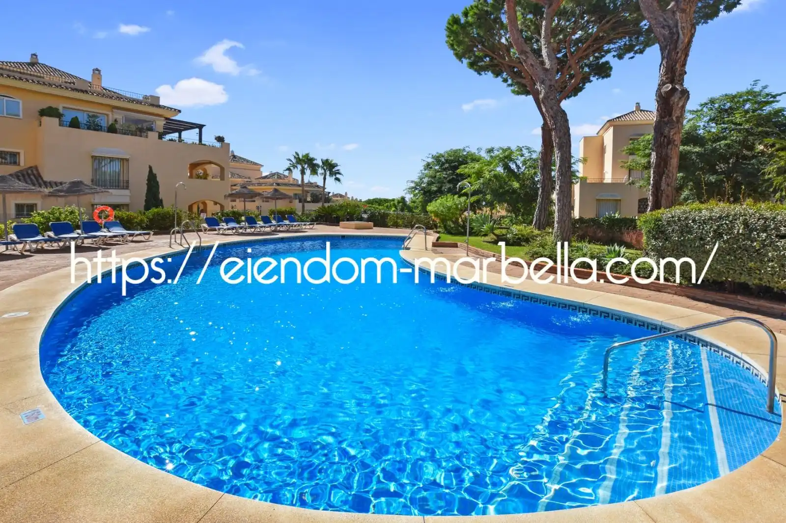 Piscina de Apartamento en venta en Marbella con Aire acondicionado, Calefacción y Terraza