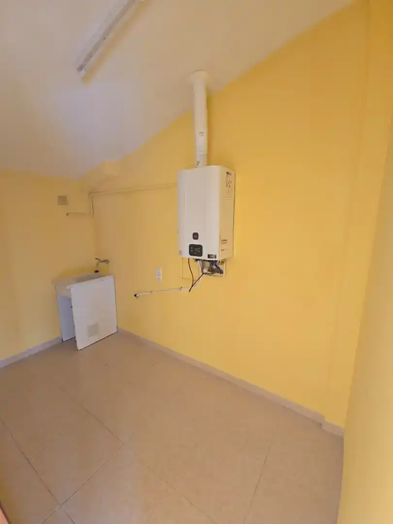 Einfamilien-Reihenhaus zum Verkauf in Mataró mit Klimaanlage und Balkon
