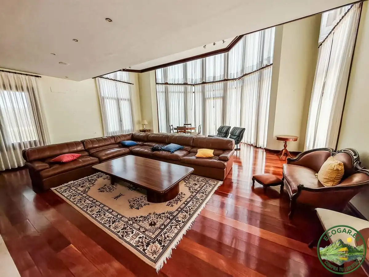 Sala de estar de Casa o chalet en venta en Nava con Calefacción, Jardín privado y Parquet