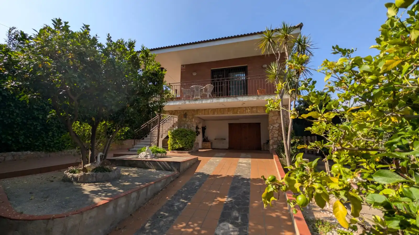Außenansicht von Maisonette zum Verkauf in Calafell mit Heizung, Abstellraum und Schwimmbad