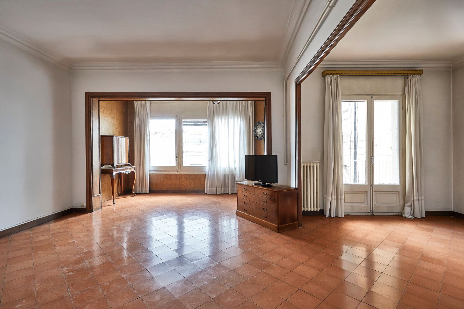 Sala de estar de Piso en venta en  Barcelona Capital con Calefacción y Balcón