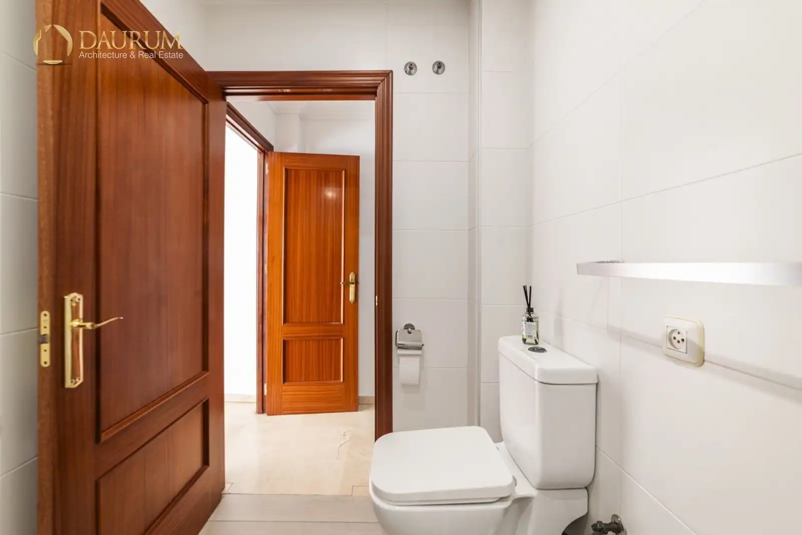 Bathroom of Duplexes for sale in La Algaba  with Air Conditioner, Heating and Terrace