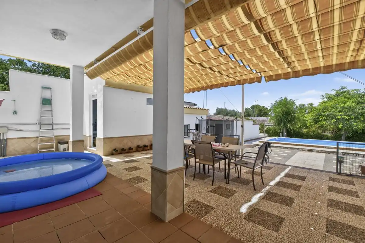 Terrassa de Casa o xalet en venda en Carmona amb Aire condicionat, Calefacció i Jardí privat