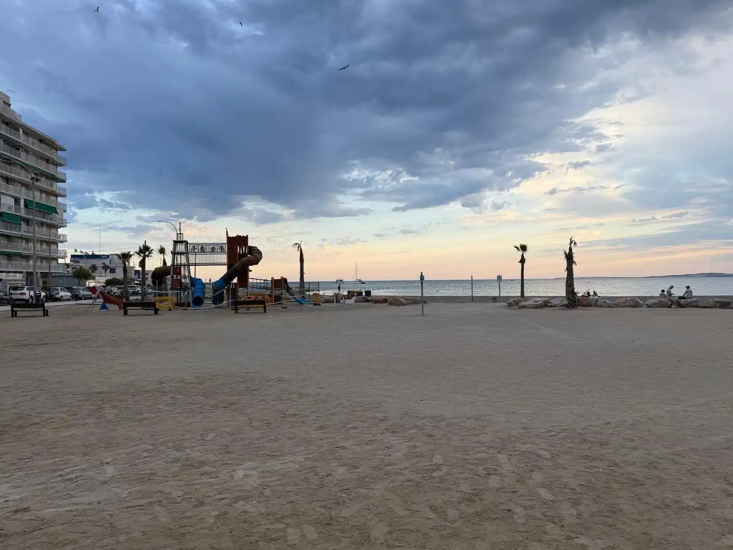 Vista exterior de Piso en venta en Santa Pola con Aire acondicionado, Jardín privado y Terraza