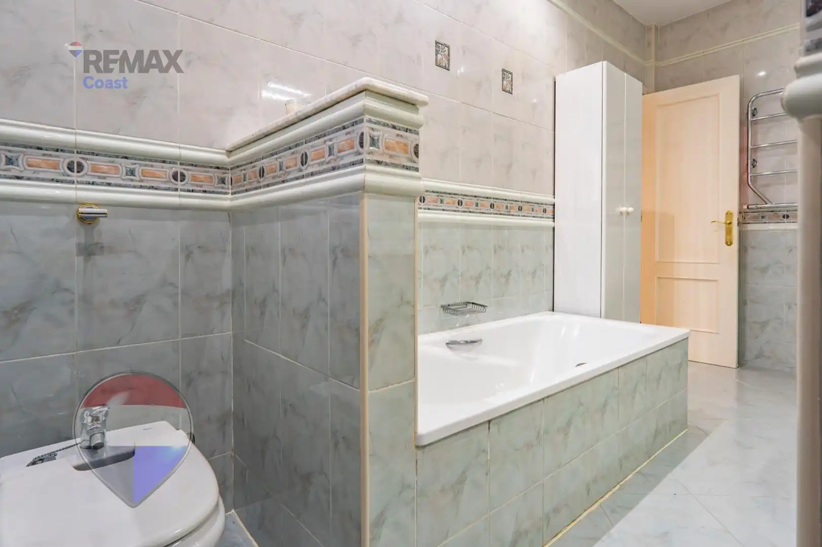 Bany de Casa o xalet en venda en Benajarafe