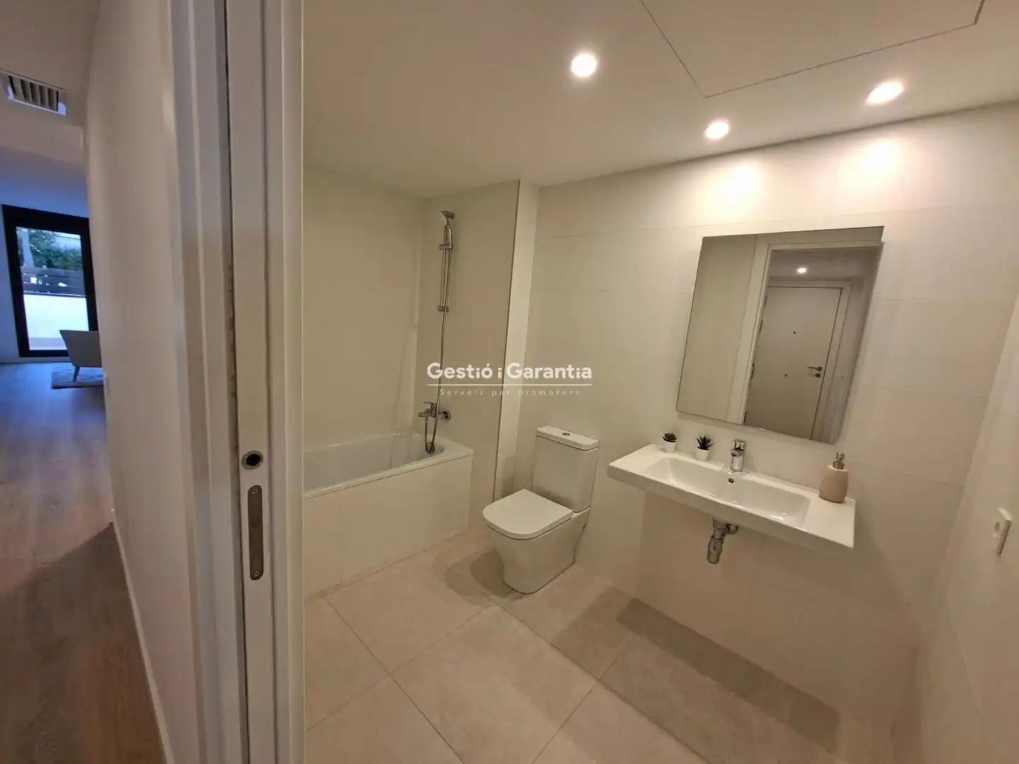 Badezimmer von Wohnung zum Verkauf in Terrassa mit Terrasse, Schwimmbad und Gemeinschaftspool