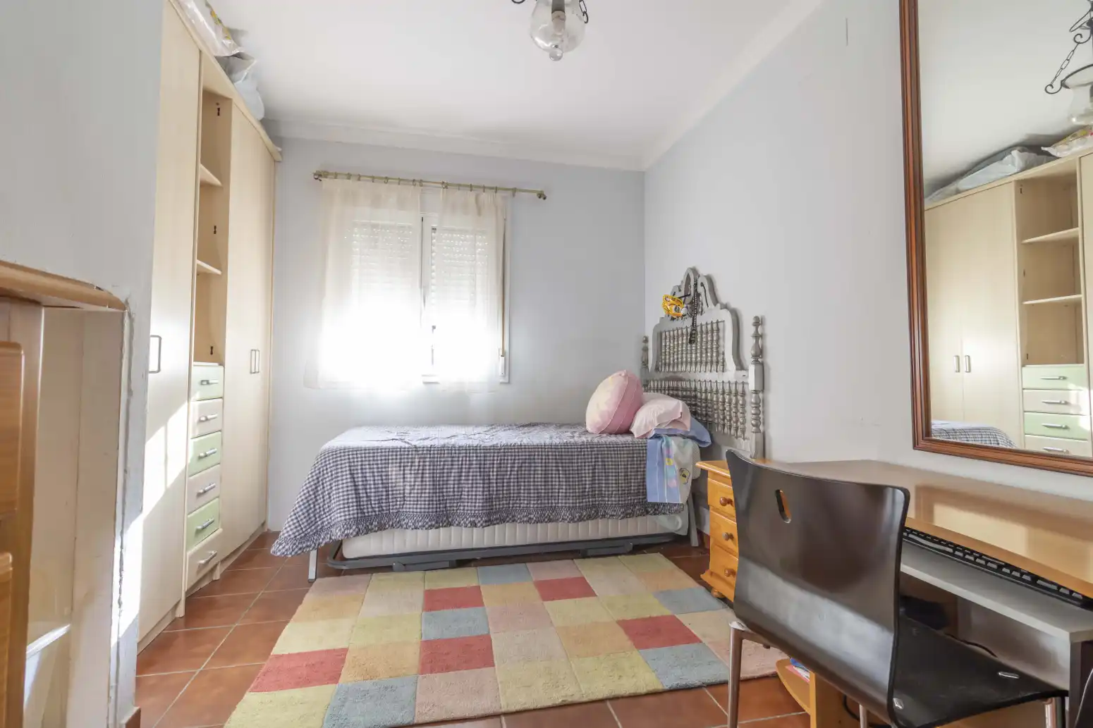 Dormitori de Casa o xalet en venda en Alcalá de Guadaira amb Aire condicionat, Terrassa i Piscina