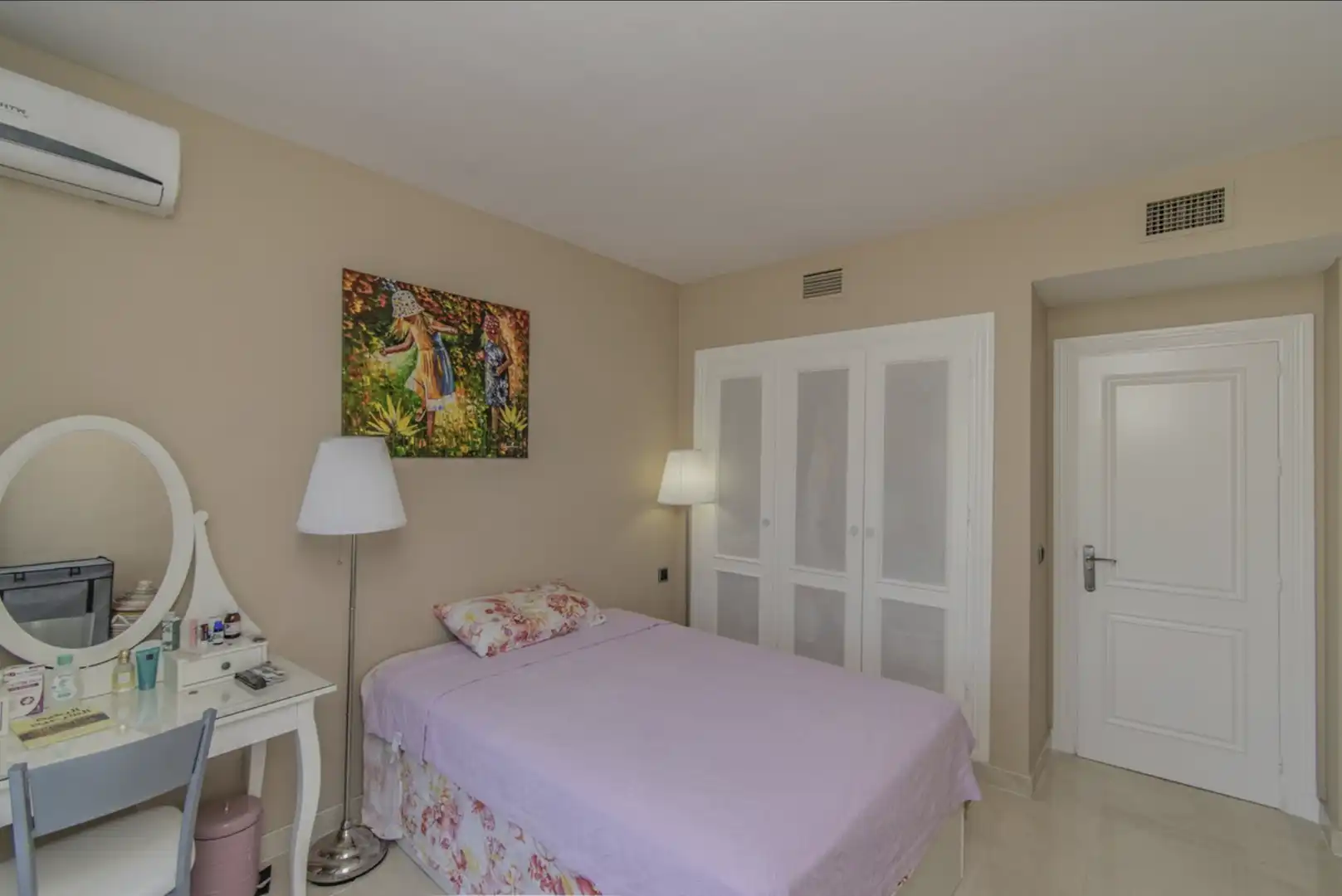 Casa aparellada amb piscina en venda a La Quinta, imagen 6