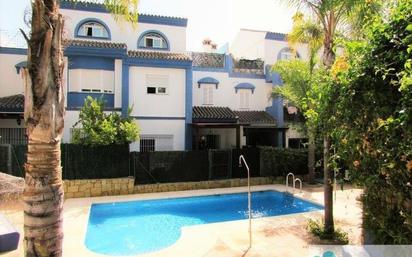 Garden of Single-family semi-detached for sale in Marbella  with Air Conditioner, Terrace and Swimming Pool