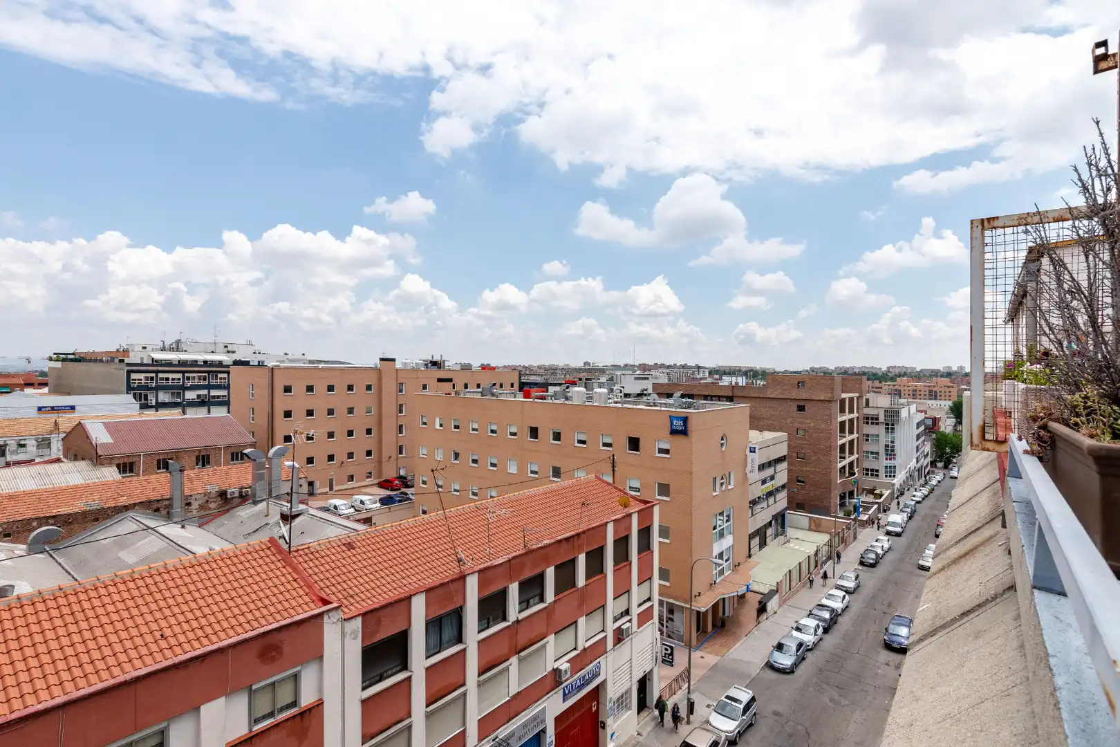 Vista exterior de Àtic en venda en Madrid amb Aire condicionat, Calefacció i Terrassa