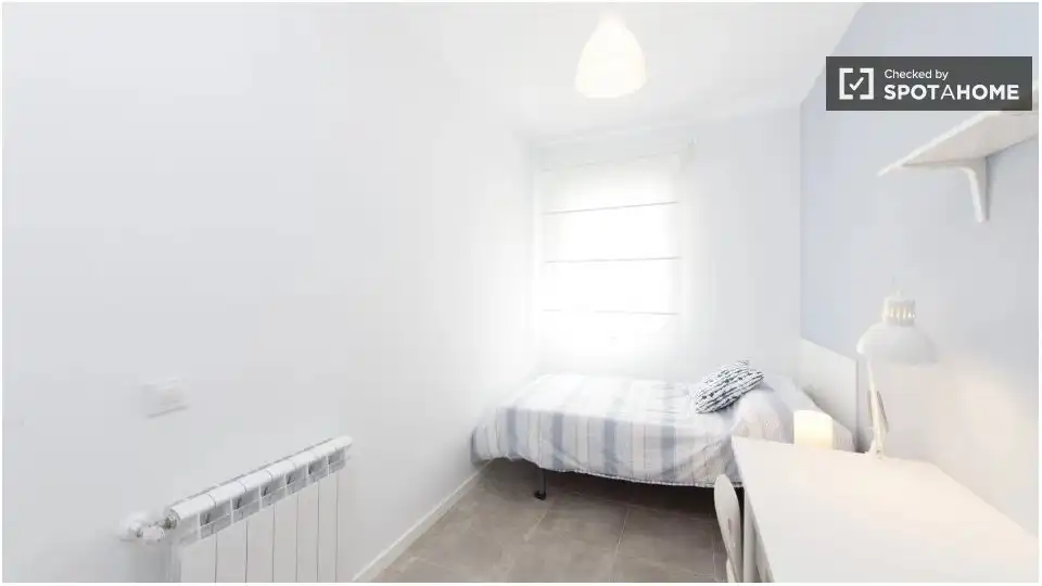 Habitación de Piso de alquiler en Madrid con Aire acondicionado, Calefacción y Amueblado