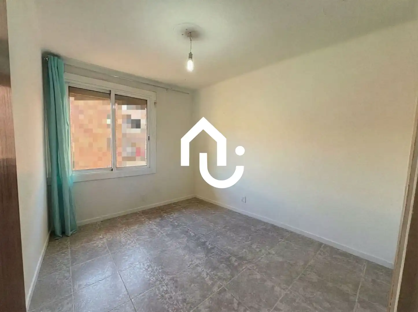 Habitación de Piso en venta en Santa Coloma de Gramenet con Balcón