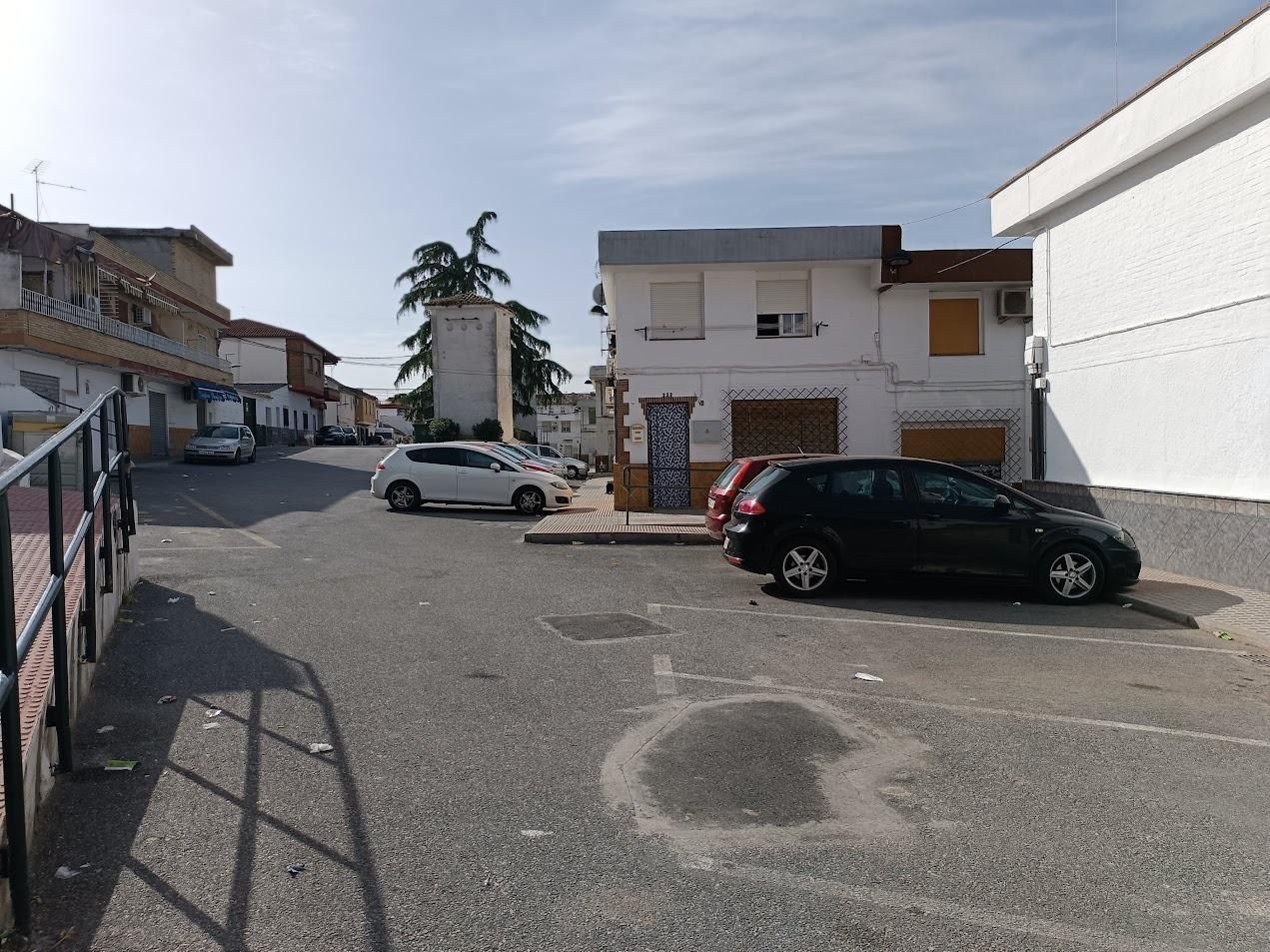 Vista exterior de Casa adosada en venda en Pinos Puente amb Aire condicionat i Traster