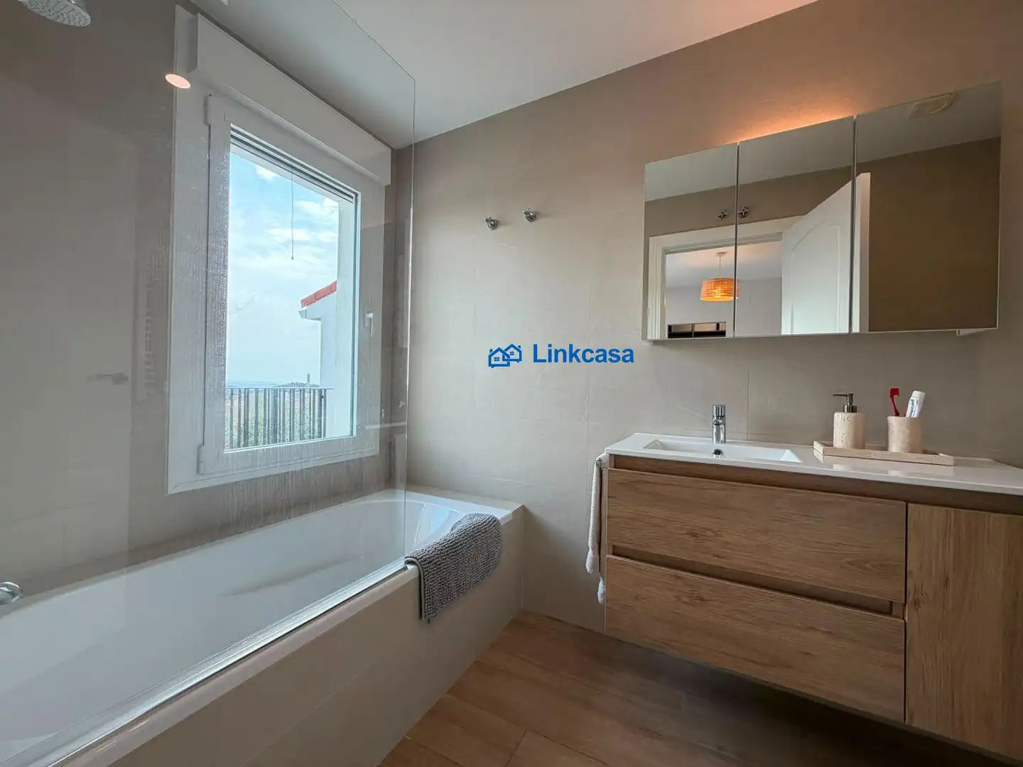 Baño de Casa o chalet en venta en Navas del Rey con Calefacción, Jardín privado y Terraza