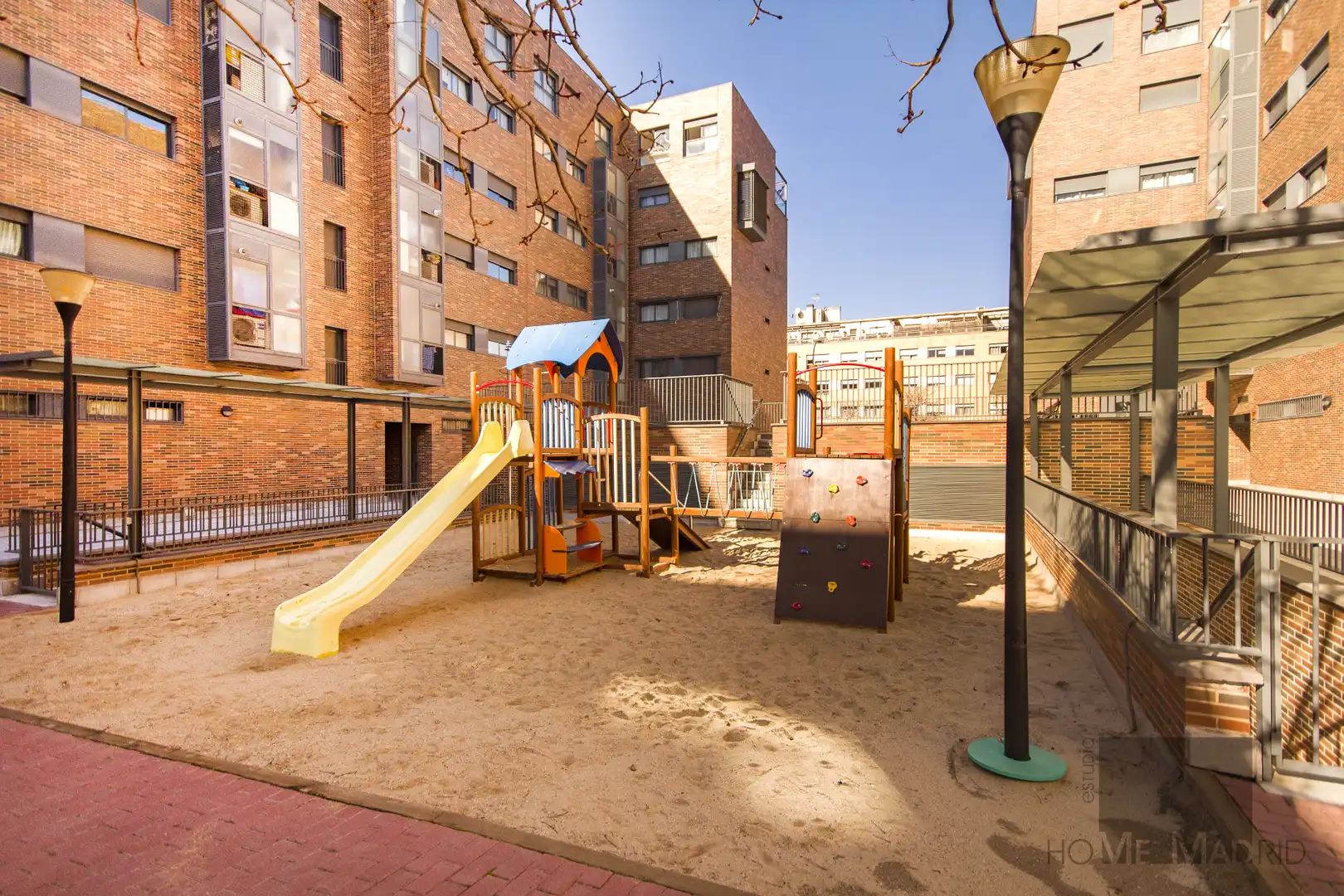 Außenansicht von Dachboden zum Verkauf in Madrid mit Klimaanlage, Heizung und Parkett