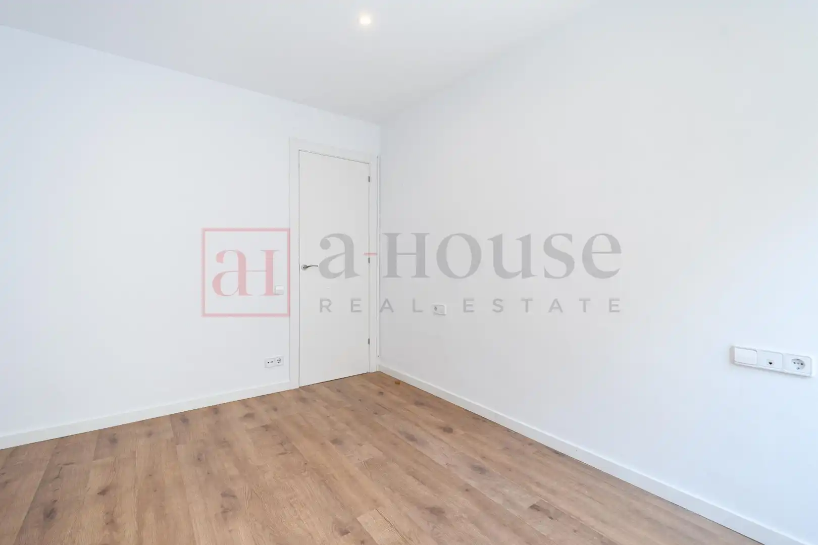 Bedroom of Flat for sale in Barcelona  with Air Conditioner, Heating and Private garden