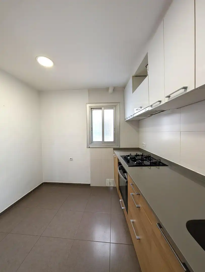 Cocina de Dúplex en venta en Sant Vicenç Dels Horts con Aire acondicionado, Calefacción y Terraza