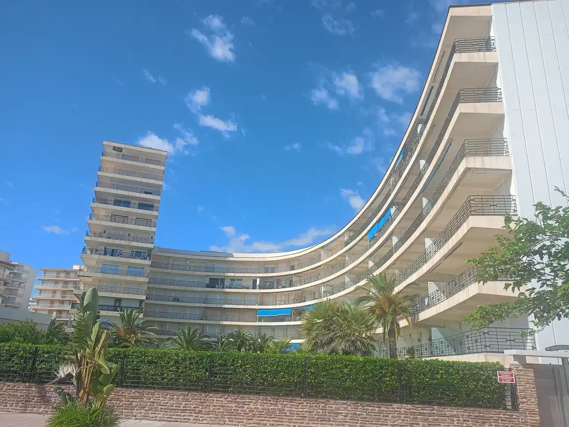 Vista exterior de Apartament de lloguer en Gandia amb Aire condicionat, Terrassa i Moblat