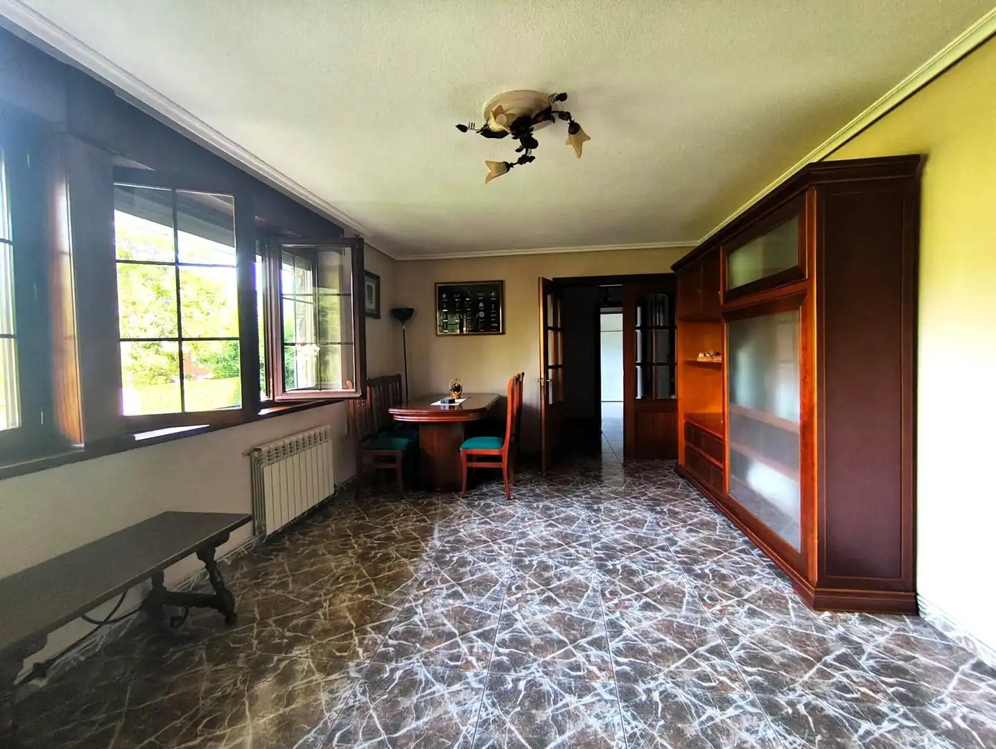Sala de estar de Casa o chalet en venta en Villaescusa (Cantabria) con Calefacción, Jardín privado y Terraza