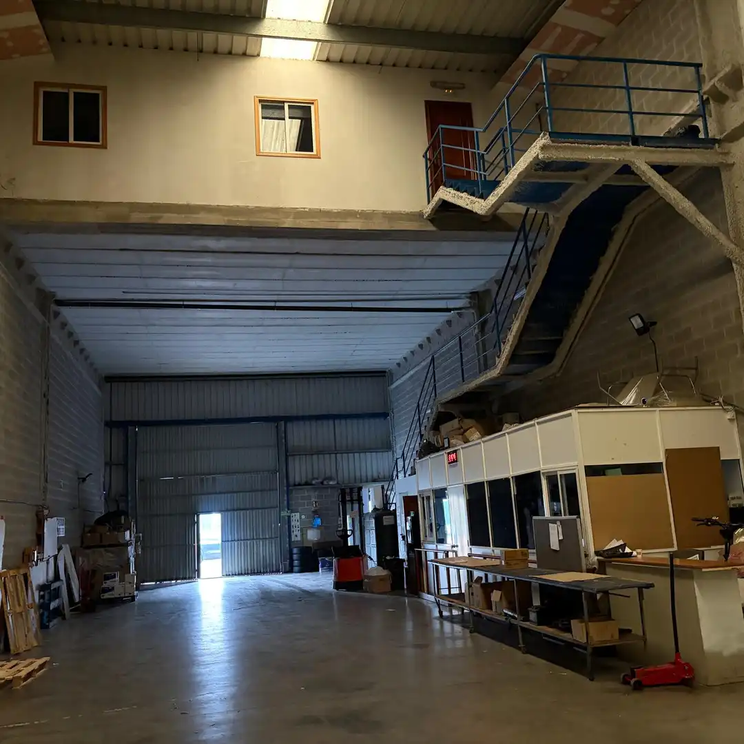 Fabrikhallen zur Miete in Etxebarri