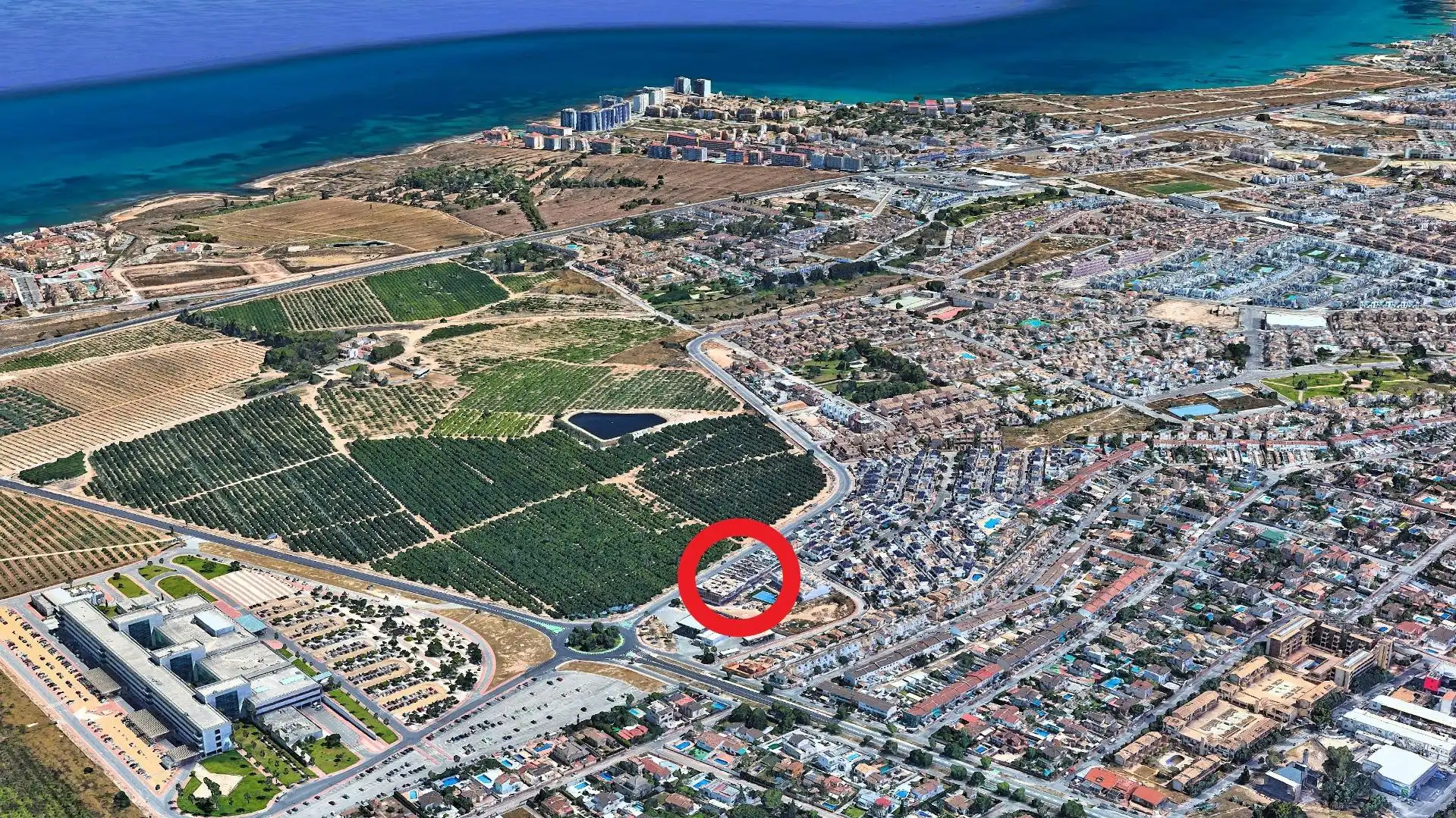 Einfamilien-Reihenhaus zum Verkauf in Torrevieja mit Klimaanlage, Heizung und Terrasse