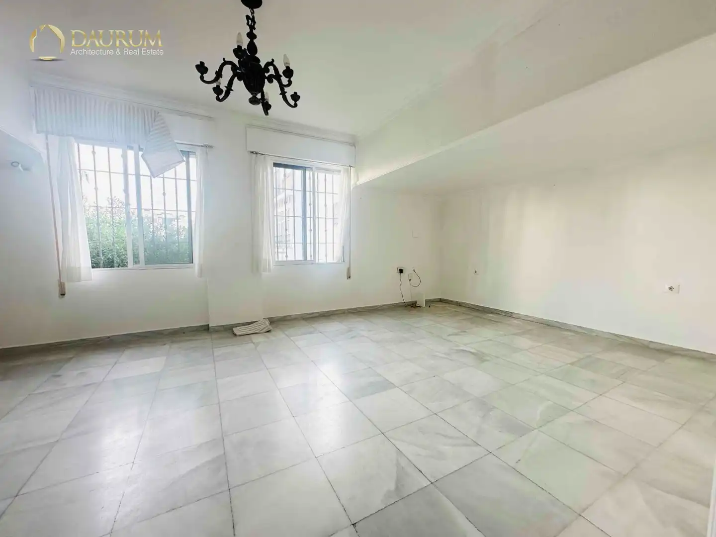 Sala d'estar de Casa o xalet en venda en Sevilla amb Terrassa