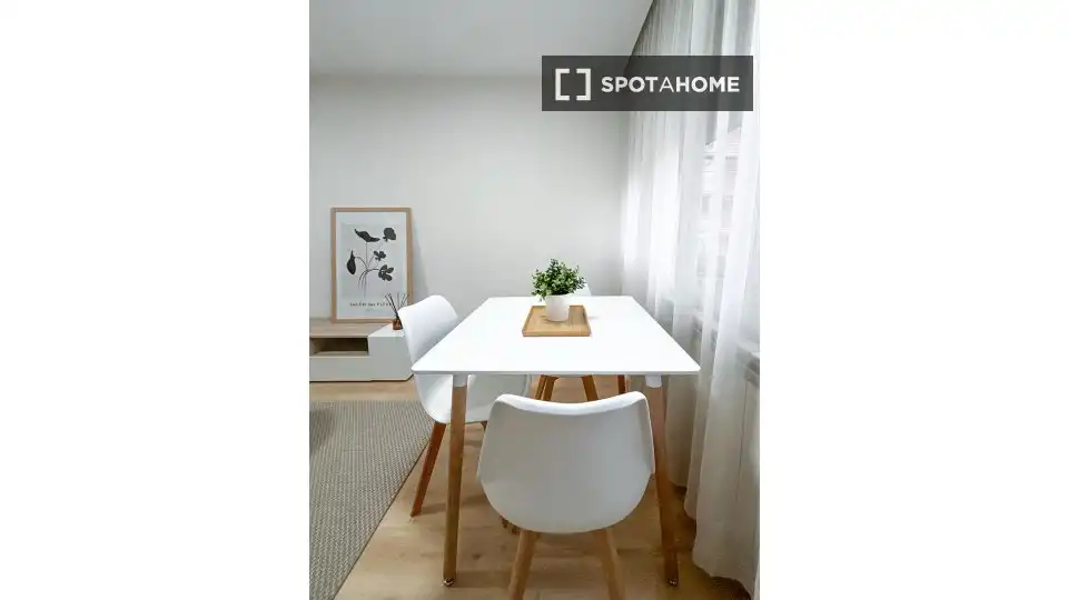 Room in Tres Olivos - Valverde