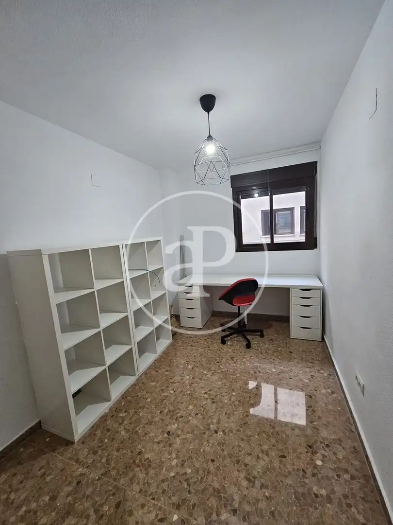 Piso de alquiler en Sagunto / Sagunt con Amueblado, Balcón y Piscina comunitaria