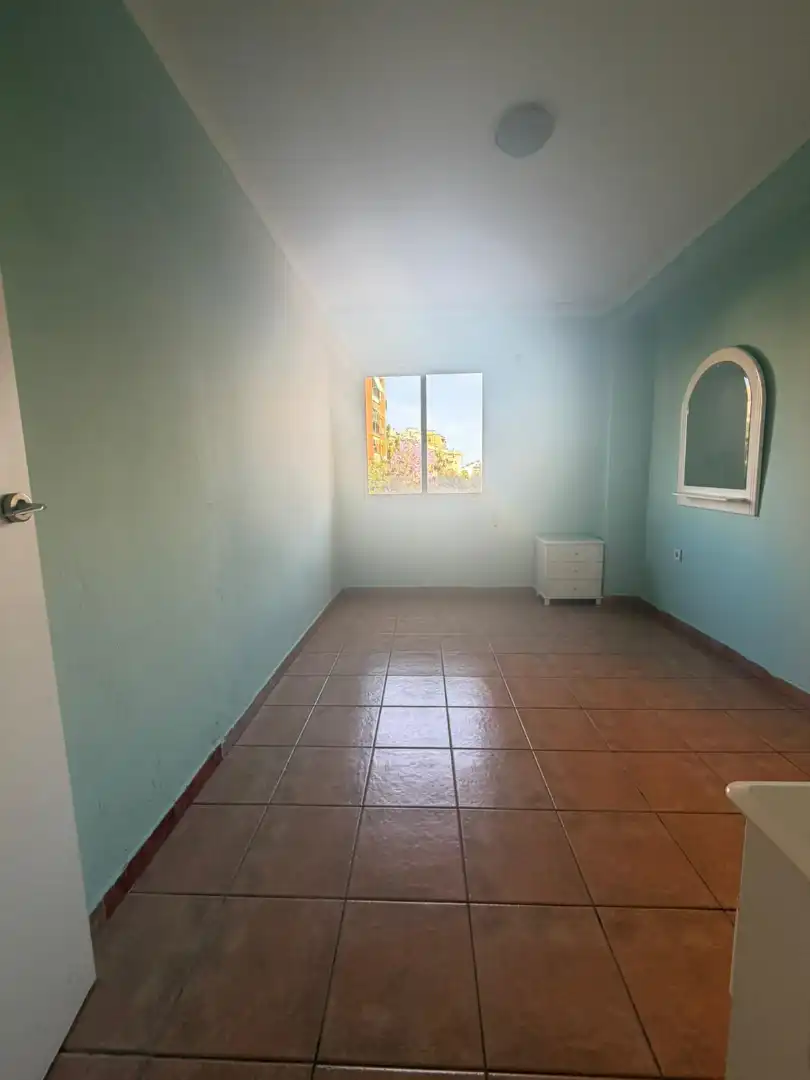 Habitación de Piso en venta en Torremolinos con Aire acondicionado y Terraza