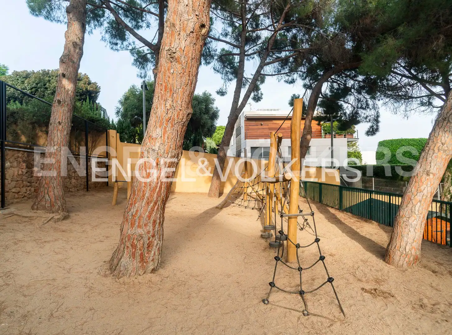 Casa o xalet en venda en Barcelona amb Calefacció, Jardí privat i Terrassa