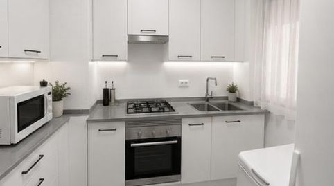 Foto 3 de Apartamento de alquiler en De Mauricio Ravel, Castilla, Madrid Capital