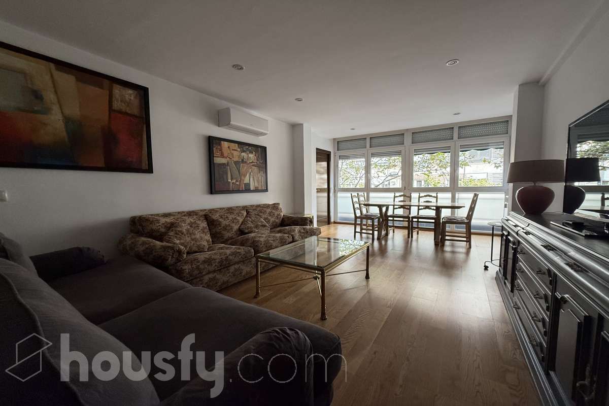 Living room of Flat to rent in  Madrid Capital  with Air Conditioner, Heating and Furnished